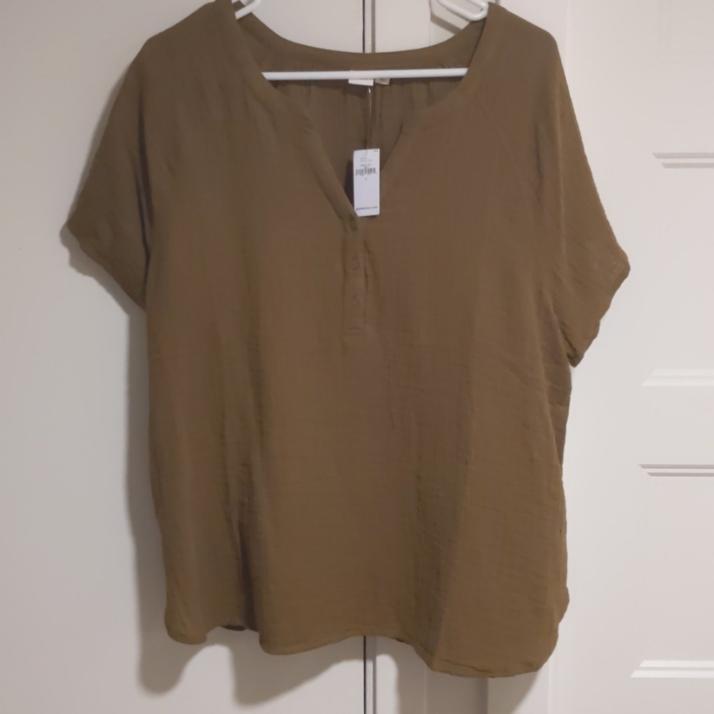 V-Neck woven shirt